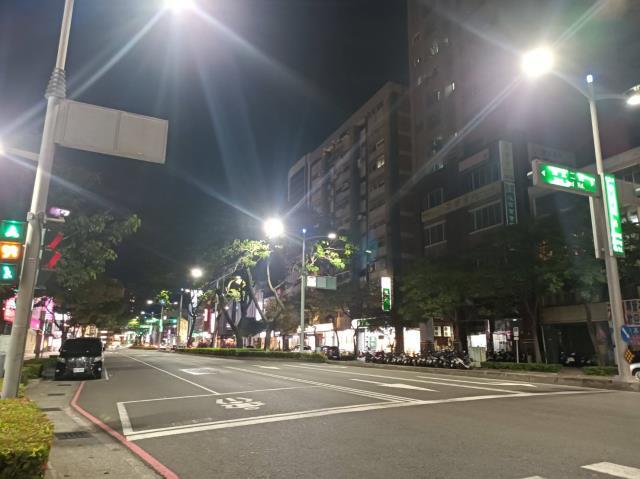 高雄新興區大樓-2