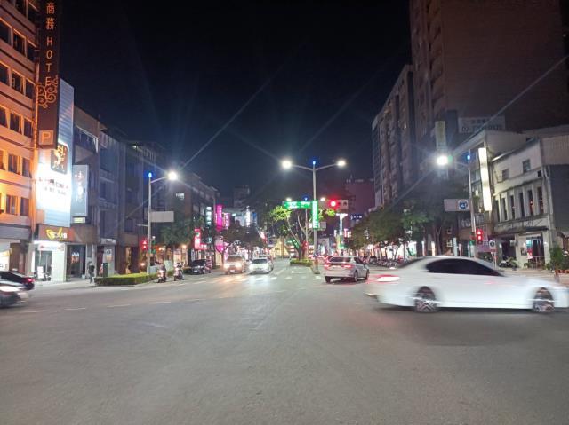 高雄新興區大樓-3