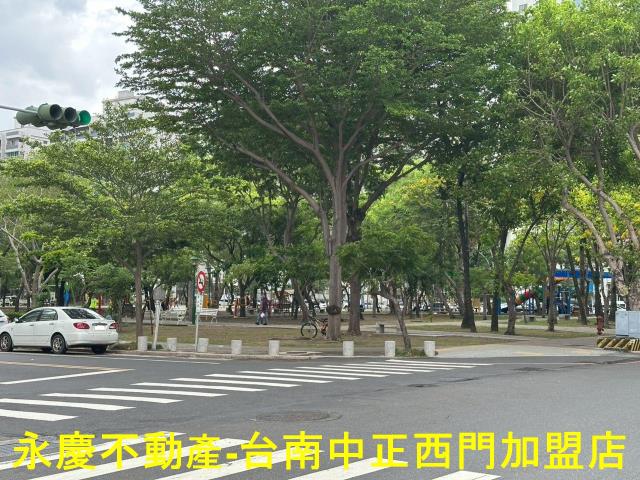 台南南區透天-13