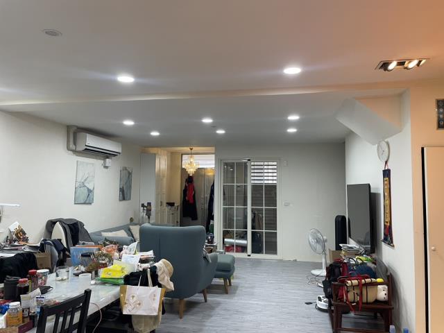 台中西區透天-11