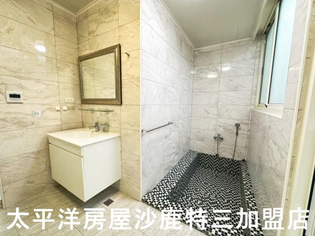 台中沙鹿透天-8