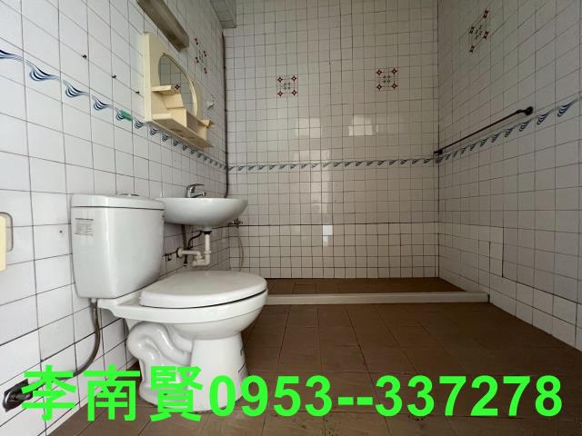 台南東區透天-12