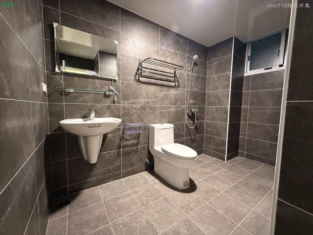 高雄新興區大樓-10