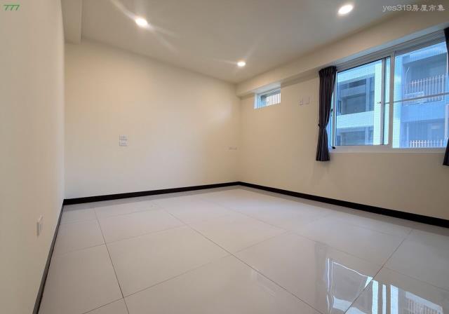 高雄新興區大樓-7