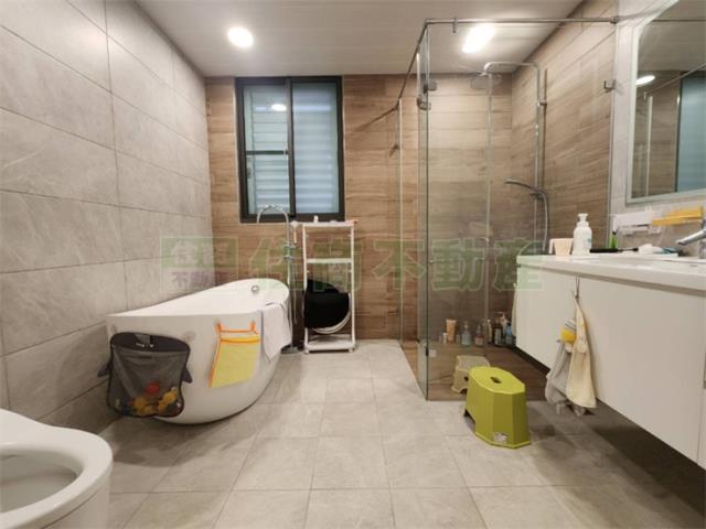 高雄鼓山透天-13